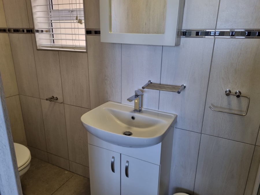 To Let 2 Bedroom Property for Rent in Voorbaai Western Cape